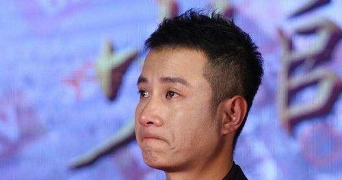 男明星疯癫前女友,男明星背后的情感漩涡