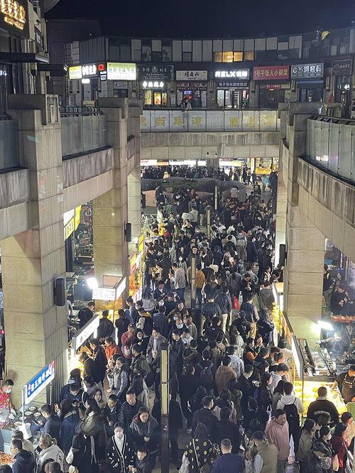 西安东路夜市新闻头条,夜市狂欢变惊魂夜