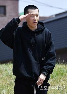 2017韩国明星入伍,韩国明星集体入伍记